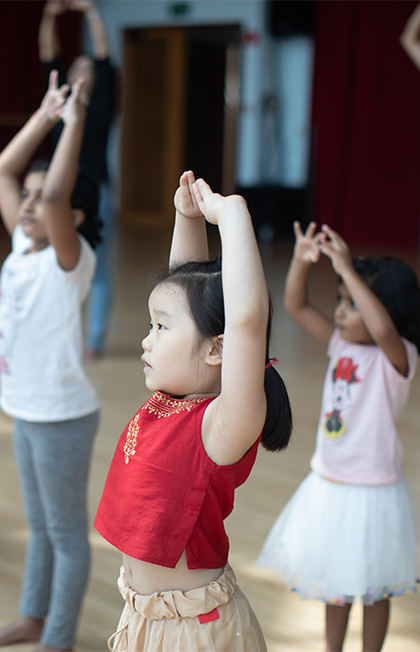 Esplanade Presents | Kalaa Utsavam Parent-Child Bharatanatyam Workshop: Sahachara - Moving Together by Guru K. H. Haritha